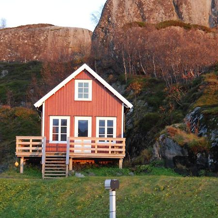 Sandvika Camping Hotel Kabelvag Exterior photo