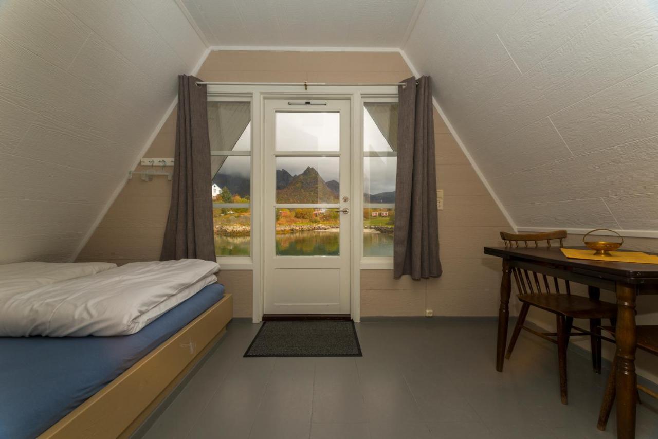 Sandvika Camping Hotel Kabelvag Exterior photo