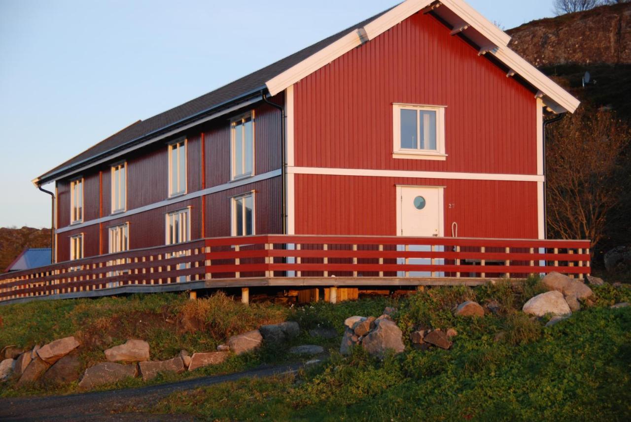 Sandvika Camping Hotel Kabelvag Exterior photo