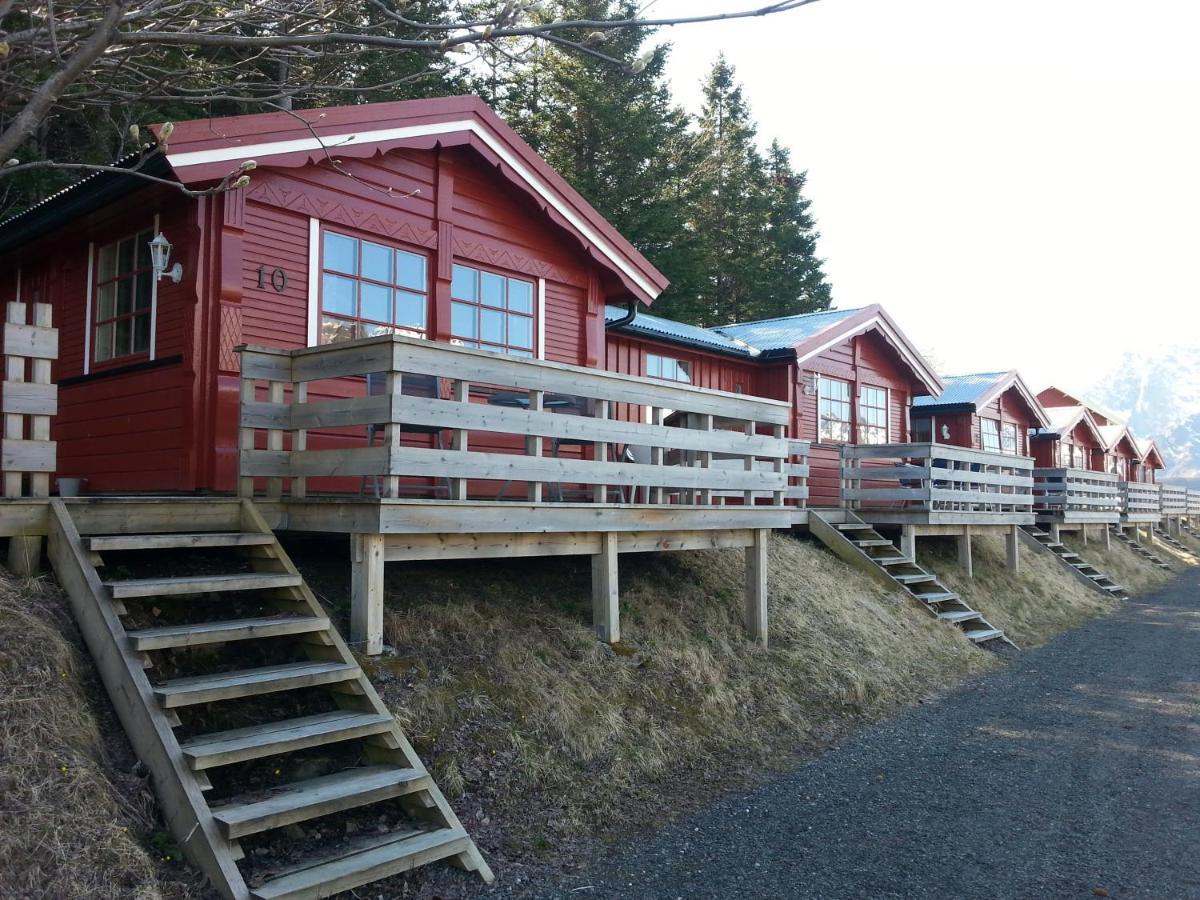 Sandvika Camping Hotel Kabelvag Exterior photo