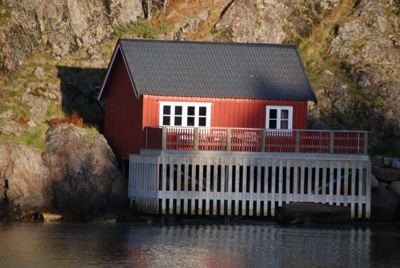 Sandvika Camping Hotel Kabelvag Exterior photo