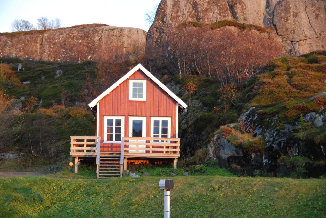 Sandvika Camping Hotel Kabelvag Exterior photo