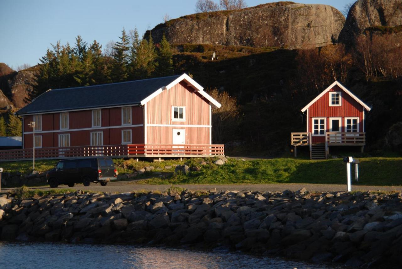 Sandvika Camping Hotel Kabelvag Exterior photo