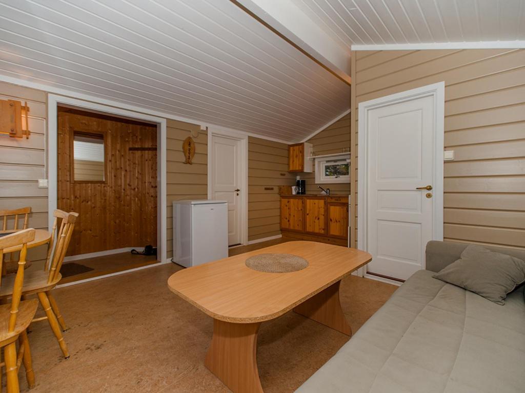 Sandvika Camping Hotel Kabelvag Exterior photo