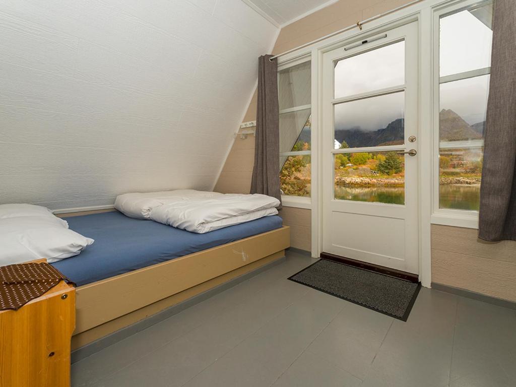 Sandvika Camping Hotel Kabelvag Exterior photo