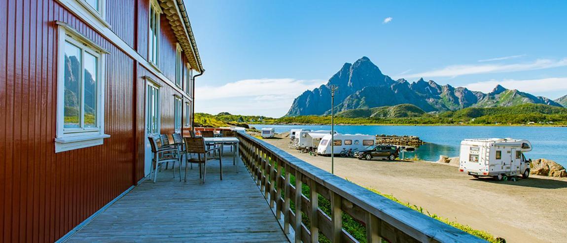Sandvika Camping Hotel Kabelvag Exterior photo