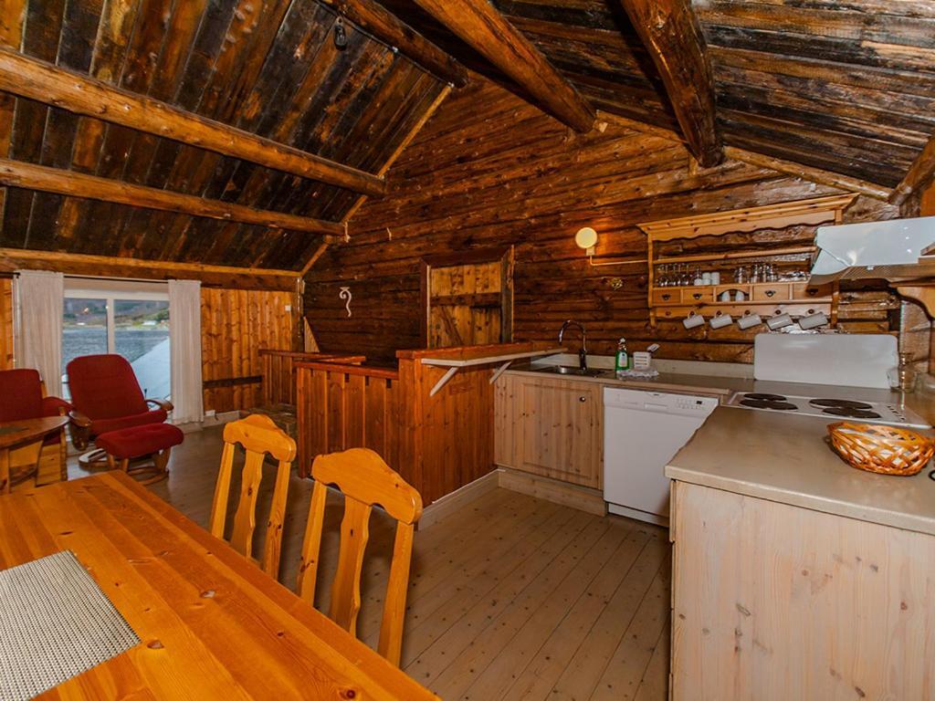 Sandvika Camping Hotel Kabelvag Exterior photo